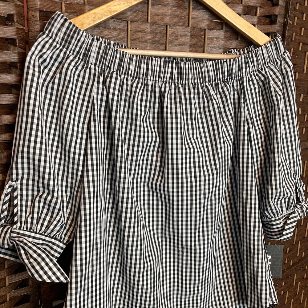 Gingham Blouse ๐ Off the Shoulder - Picture 9 of 11